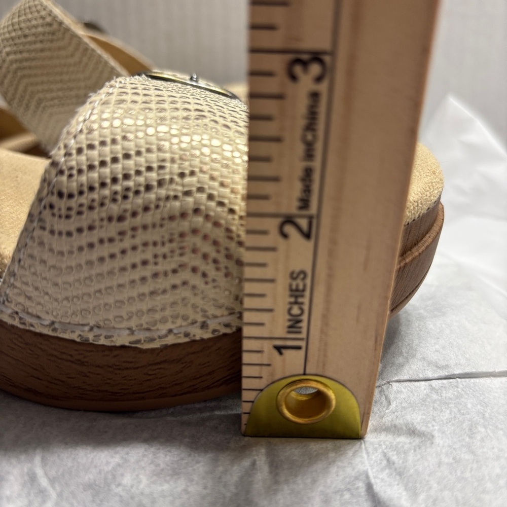 Dansko Sophie Size 40 Cream Leather Straps Buckle Comfort Wedge Sandals Summer - Picture 11 of 11